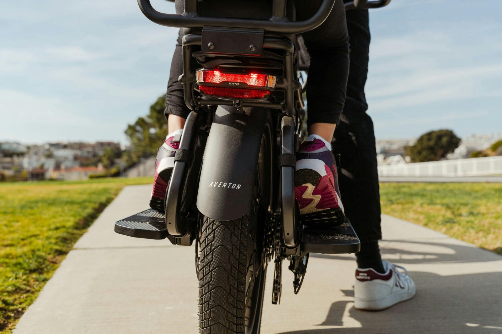Aventon Abound LR Electric Cargo Bike (2026) - Image 19