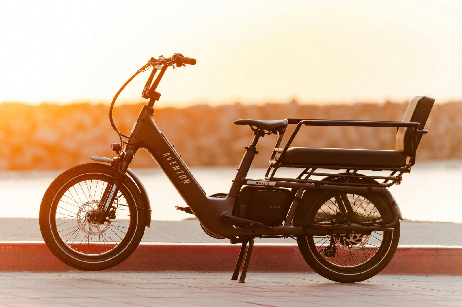 Aventon Abound LR Electric Cargo Bike (2026) - Image 23