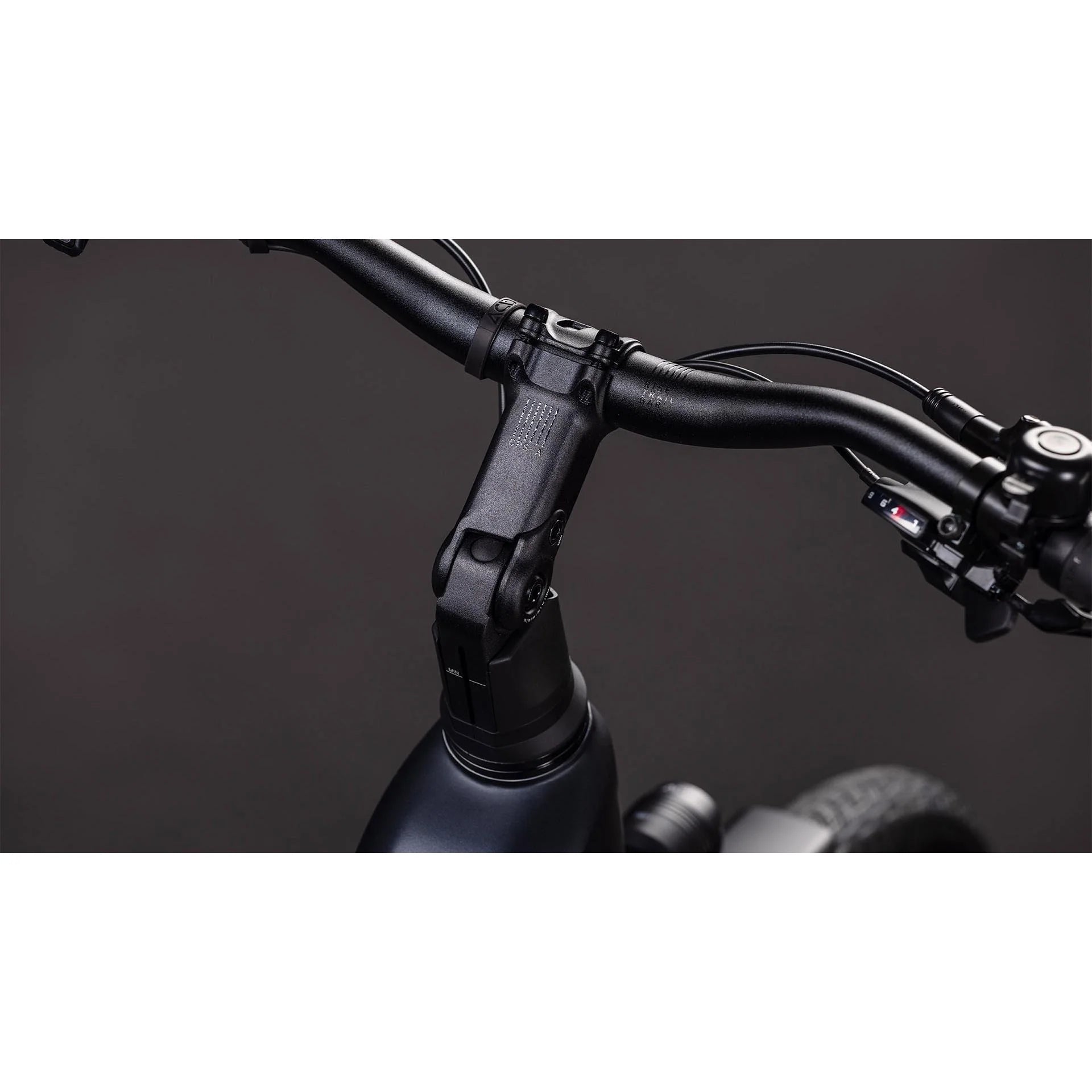 Cube Touring Hybrid ONE Easy Entry 600 Electric Hybrid Bike Coal'n'Chrome - Image 5