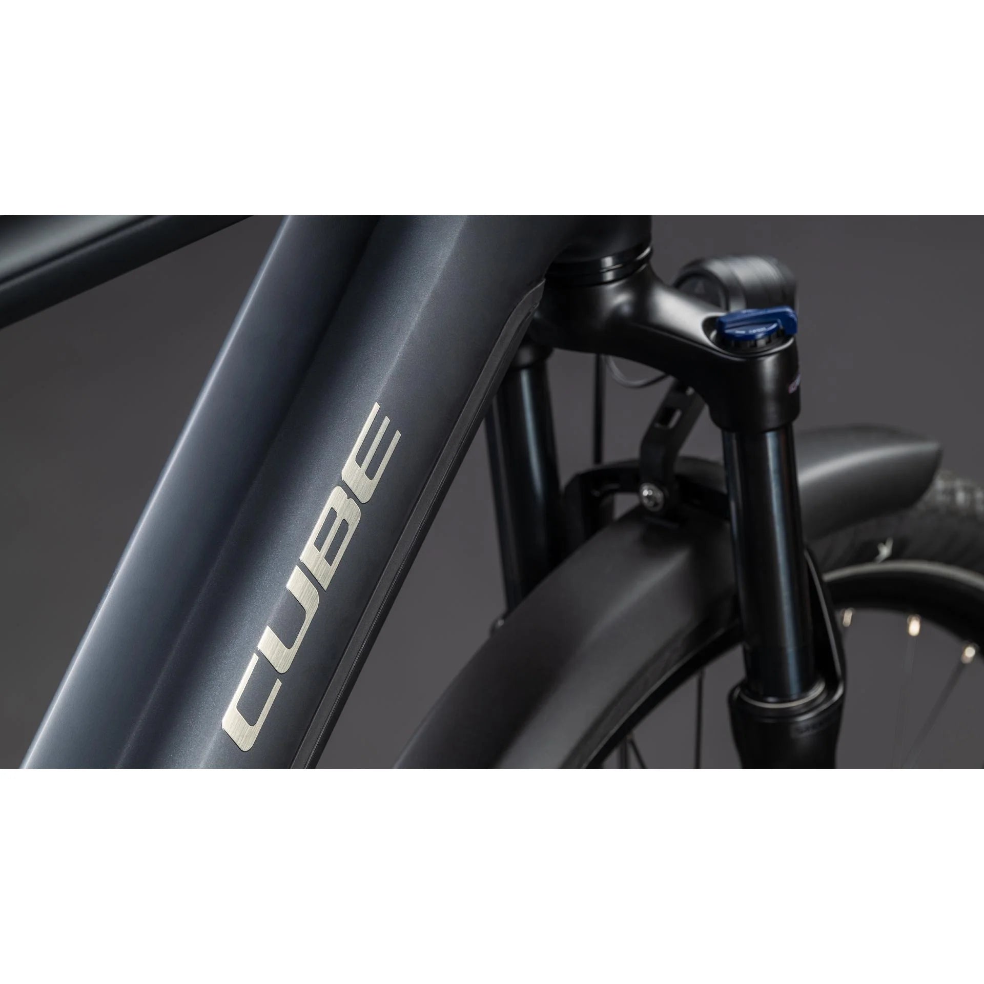 Cube Touring Hybrid ONE 600 Electric Hybrid Bike Coal'n'Chrome - Image 3