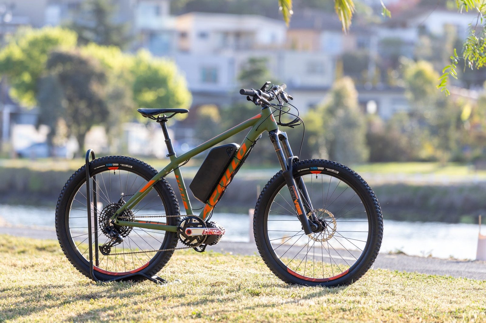 Apollo Trail 30 Custom Build with Bafang BBSHD 1000w