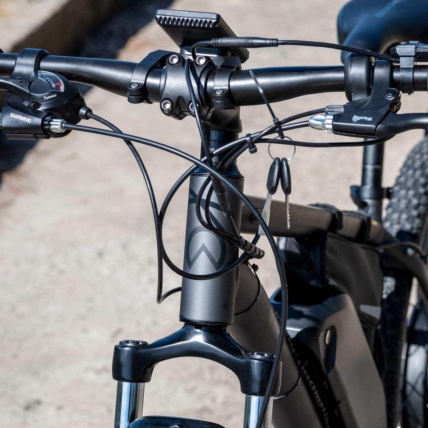 Apollo 48v 750w Custom Built Hub-Motor Electric Bike with Throttle - Image 8