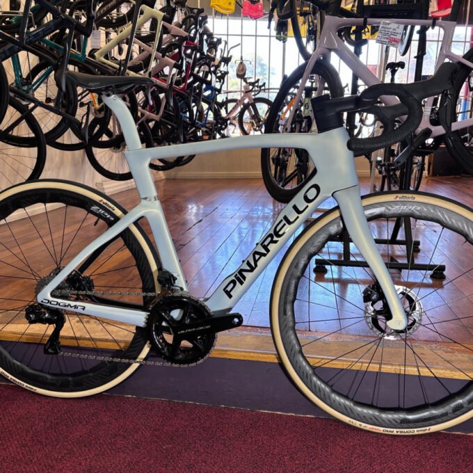 Pinarello Dogma F Dura Ace Di2  Zipp 353 Carbon Wheelset