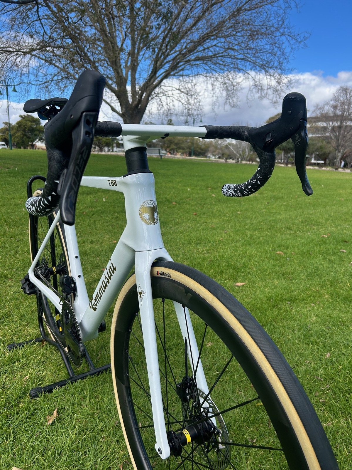 Tommasini T68 Campagnolo Record 13 Mavic Cosmic SLR Wheelset - Image 3
