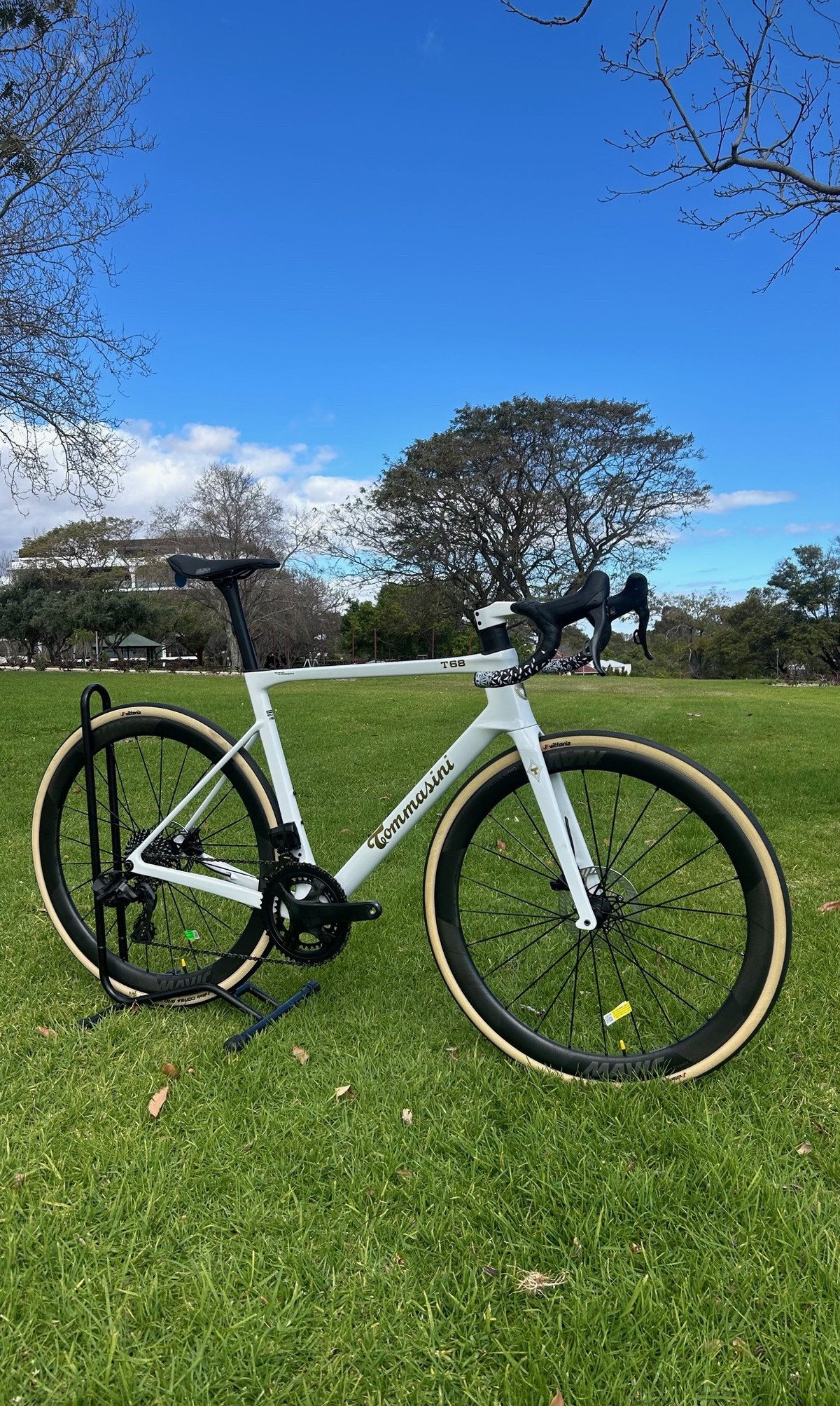 Tommasini T68 Campagnolo Record 13 Mavic Cosmic SLR Wheelset - Image 2